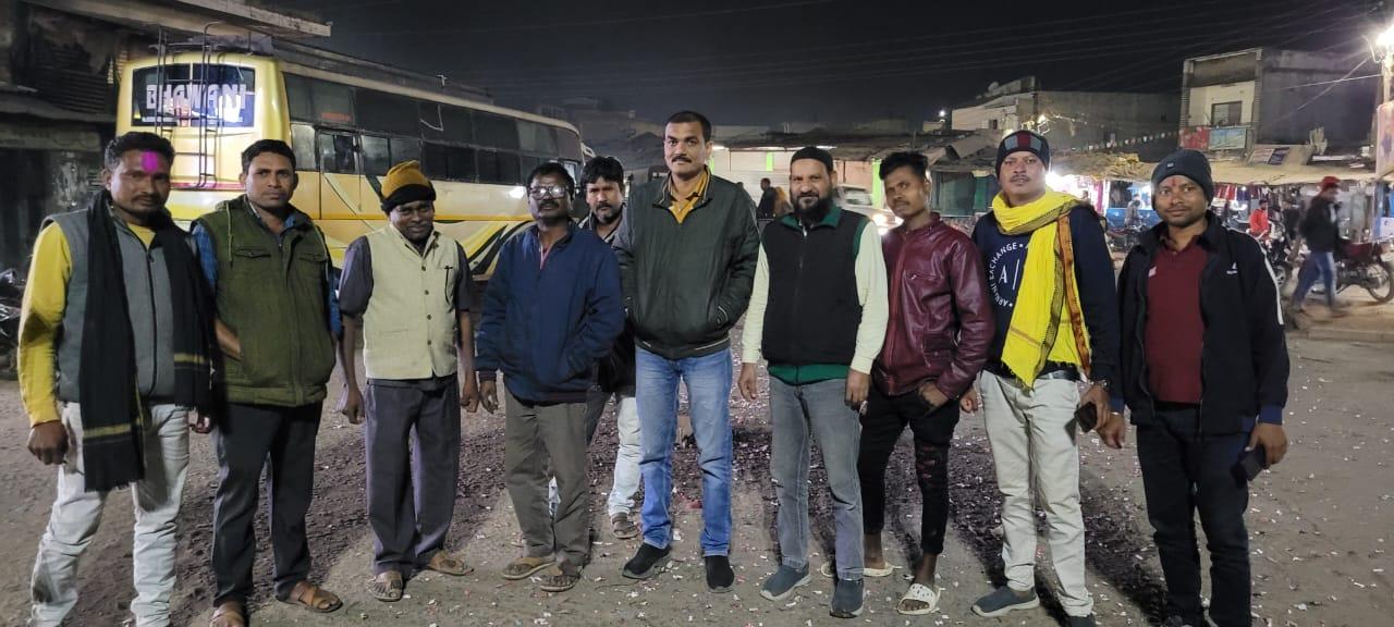   कांग्रेस की जीत पर कांग्रेसियों ने पटाखे फोड़ बांटी मिठाई