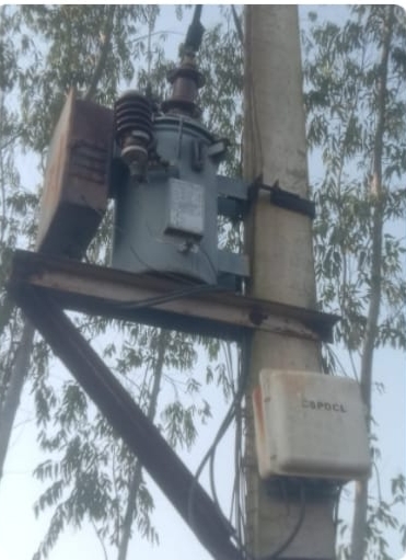 ट्रांसफार्मर जला, 5 माह से अंधेरे में ग्रामीण ट्रांसफार्मर जला, 5 माह से अंधेरे में ग्रामीण