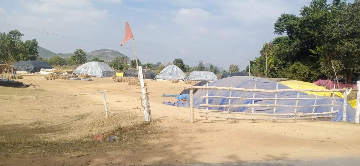 खरीदी केन्द्रों में धान को बचाने सुरक्षा के इंतजाम नहीं