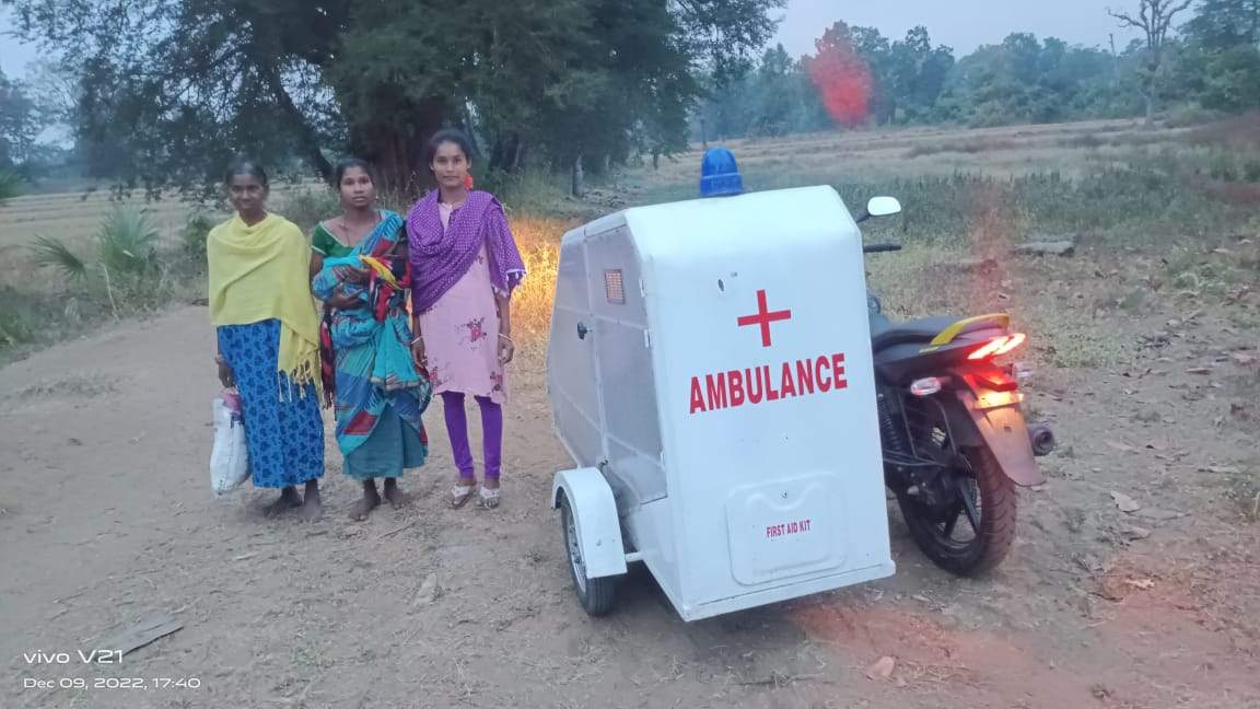 बाईक एम्बुलेंस से पहुंचविहीन गांवों को राहत