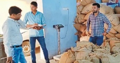 499 कट्टा धान जब्त,  8 कोचियों पर कार्रवाई