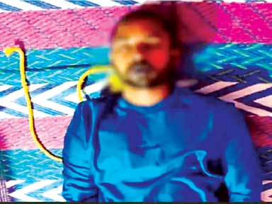 बीमारी से परेशान युवक ने पंखे पर फंदा लगाकर दी जान