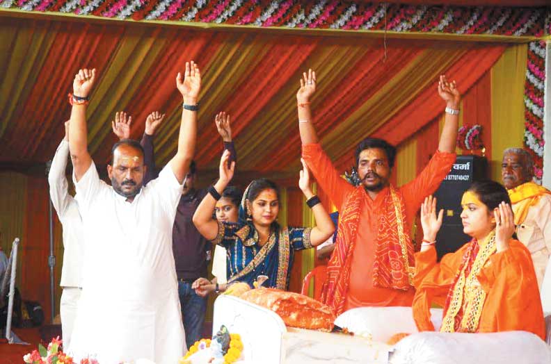 भगवान शिव, सूर्य, सोम और अग्नि तीनों मंडलों के अधिष्ठाता हैं-पुष्पांजलि दीदी