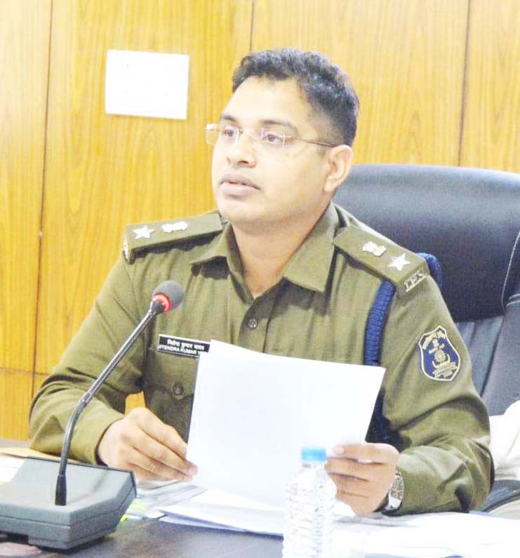 एसपी ने ली बैठक, लंबित अपराध जल्द निपेटाएं एसपी ने ली बैठक, लंबित अपराध जल्द निपेटाएं