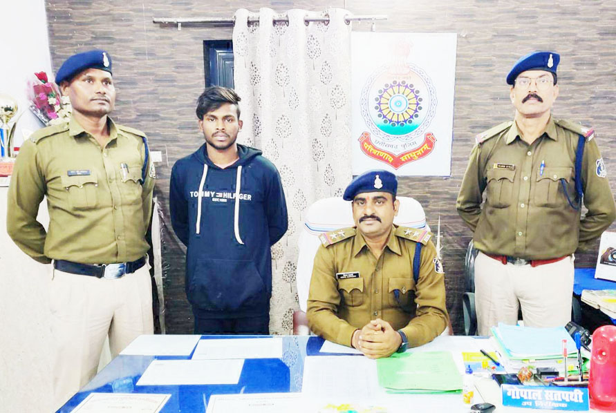 रात में घूमकर खाली घरों में चोरी, गिरफ्तार रात में घूमकर खाली घरों में चोरी, गिरफ्तार