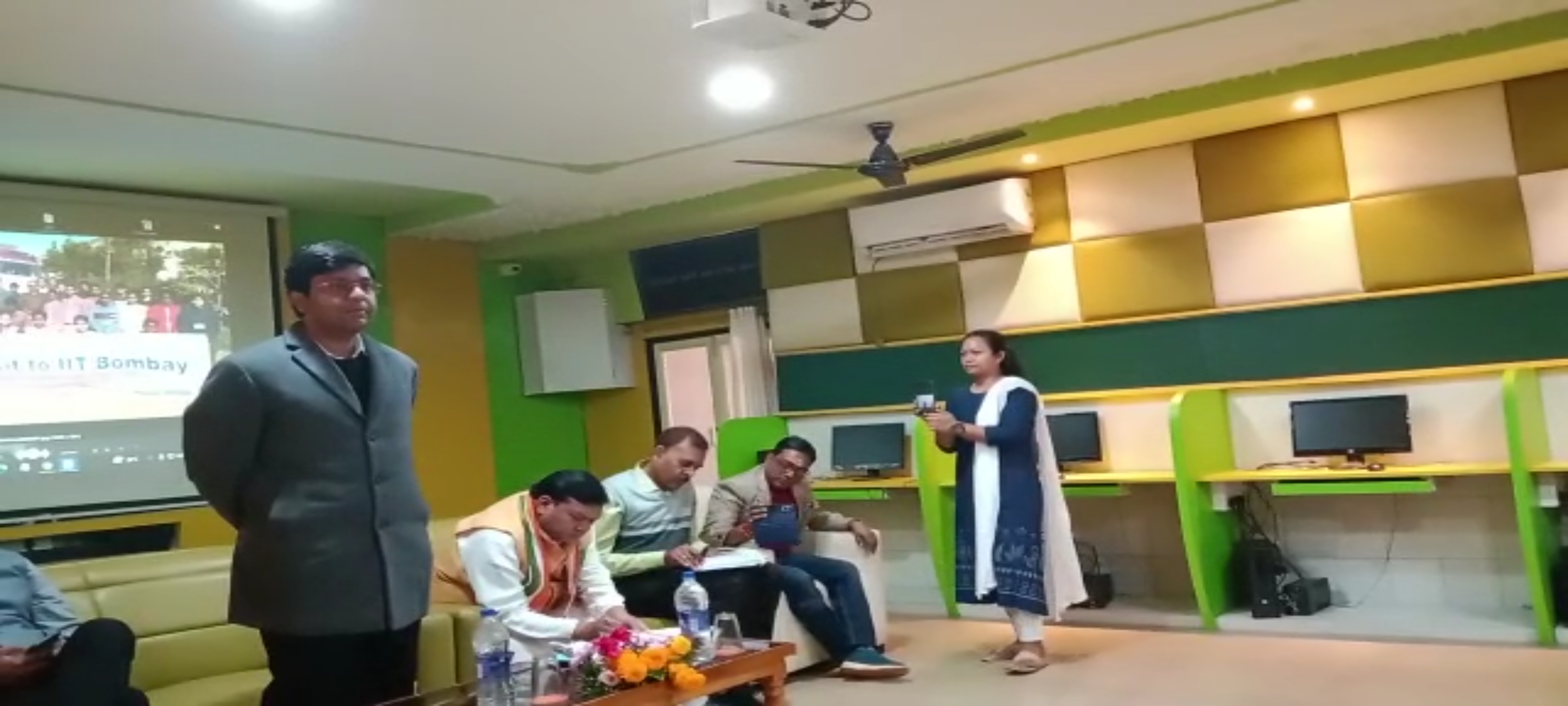 32 बच्चे आईआईटी मुम्बई से शैक्षणिक भ्रमण कर जशपुर लौटे 