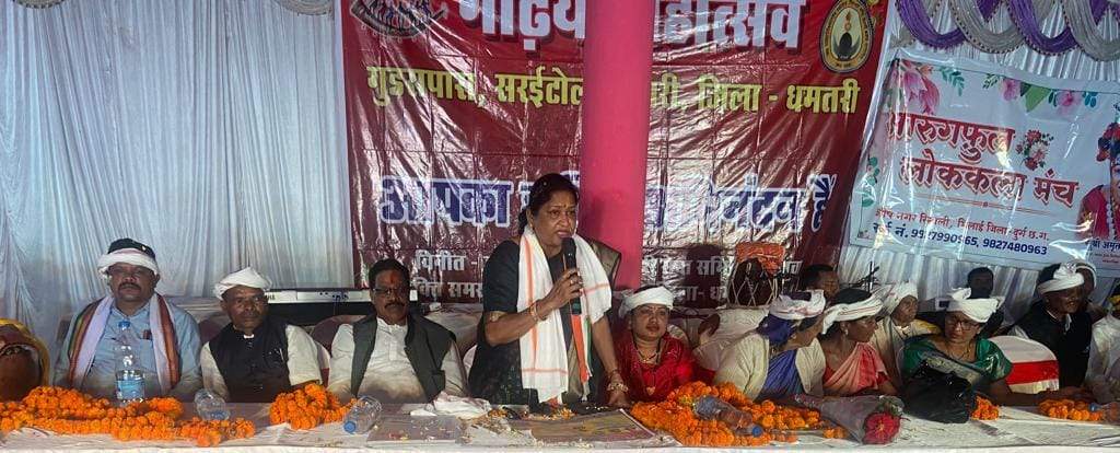 अपनी संस्कृति एवं परम्परा को जीवित रखने ऐसे आयोजन जरूरी-डॉ. लक्ष्मी