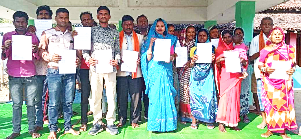 गरीब हुए आवास योजना से वंचित - गीता