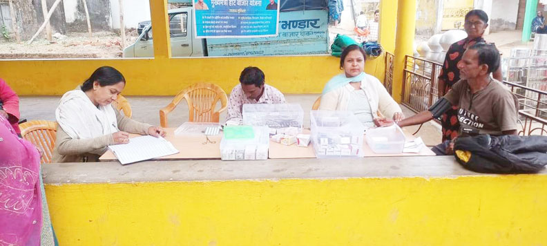ग्रामीणों को घर के समीप मिल रही नि:शुल्क चिकित्सा सेवाएं