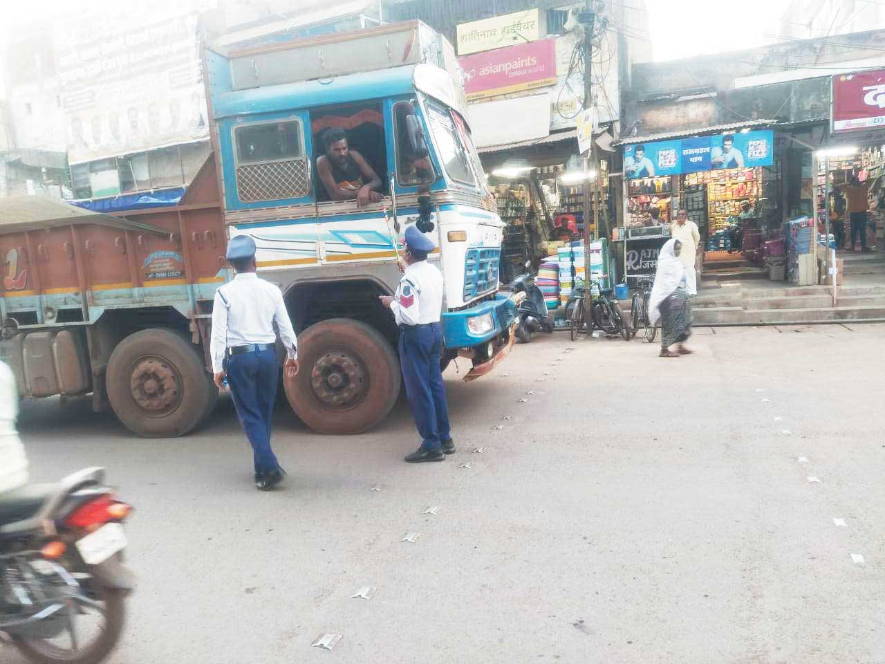 बालोद पुलिस का विशेष मोटर वाहन चेकिंग अभियान बालोद पुलिस का विशेष मोटर वाहन चेकिंग अभियान