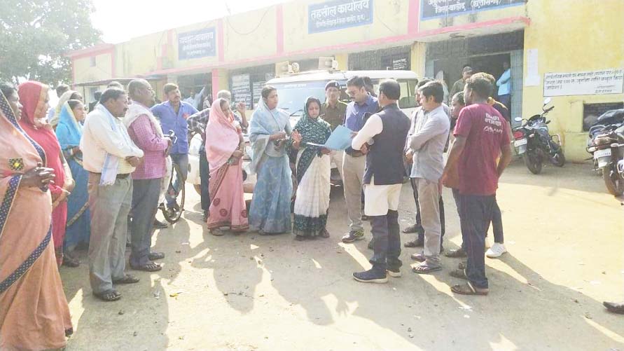 प्रधानमंत्री आवास के लिए नपं अध्यक्ष लड़ेगी आर-पार की लड़ाई प्रधानमंत्री आवास के लिए नपं अध्यक्ष लड़ेगी आर-पार की लड़ाई