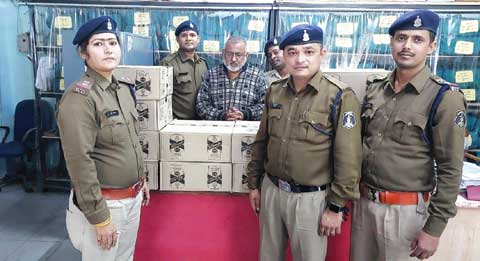 हरियाणा से शराब लाकर राजधानी में बेचता था, 27 पेटी शराब के साथ एक गिरफ्तार