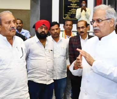 स्टेडियम नहीं तो राज्योत्सव स्थल पर अधिवेशन, सीएम बघेल ने नवा रायपुर में आयोजन स्थल देखे