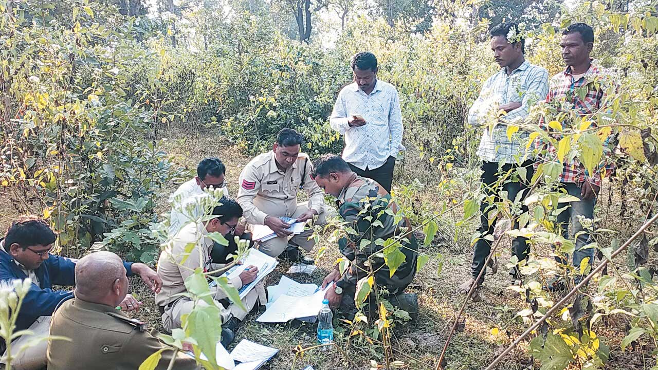 गला रेत पत्नी की हत्या, पति विक्षिप्त हालत मेंं मिला, मौत गला रेत पत्नी की हत्या, पति विक्षिप्त हालत मेंं मिला, मौत
