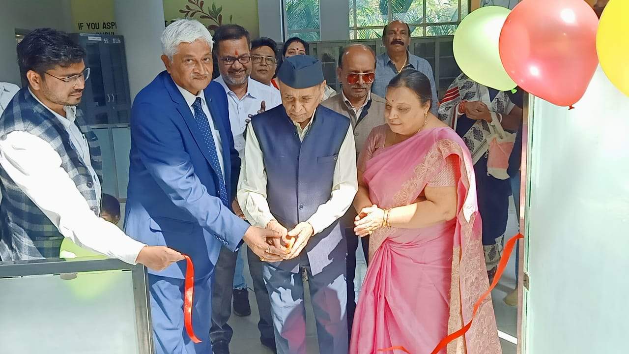 लाला जगदलपुरी जयंती समारोह, ग्रंथालय में साप्ताहिक पुस्तक प्रदर्शनी