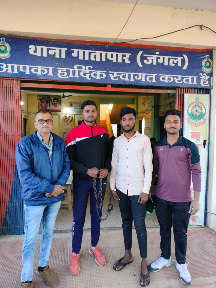 शराब तस्करी और मारपीट करने वालों पर कार्रवाई