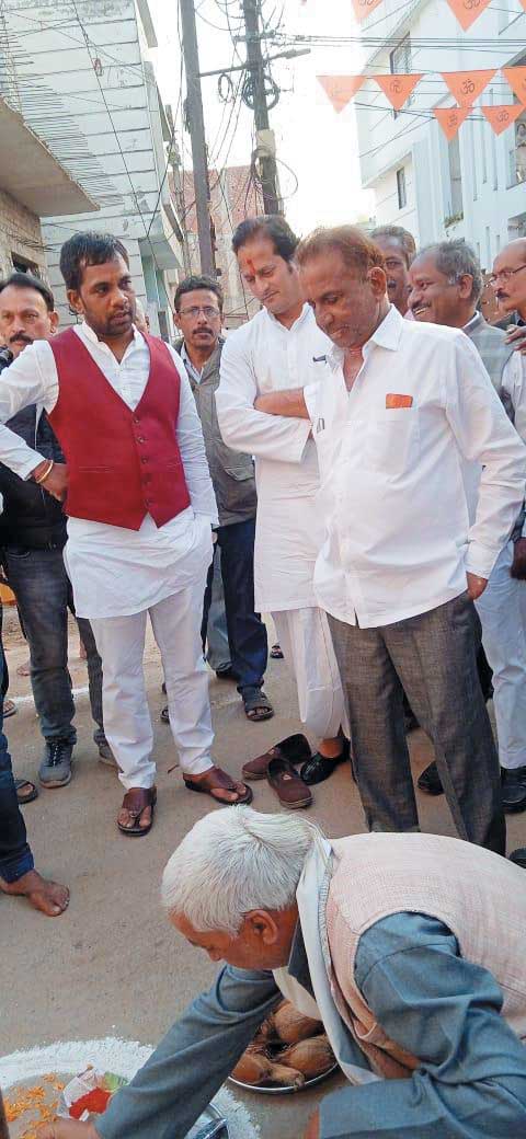 बाजारी वार्ड में एक करोड़ के सडक़ कार्य