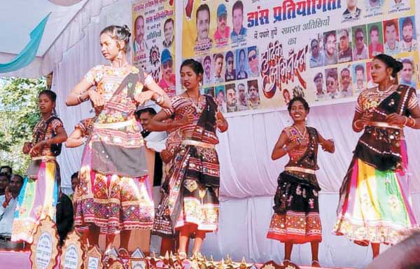 डांस स्पर्धा में प्रिंसी ने मारी बाजी डांस स्पर्धा में प्रिंसी ने मारी बाजी