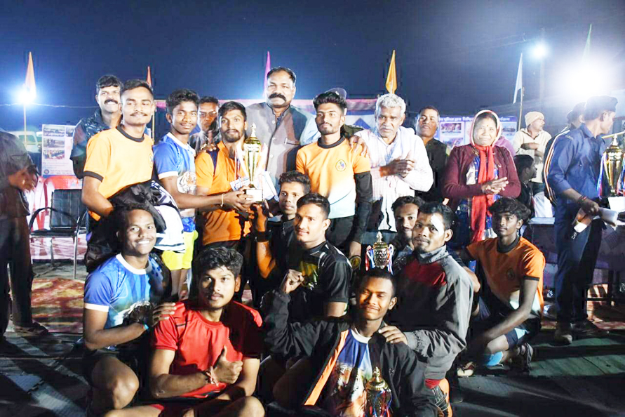 दो दिवसीय कबड्डी स्पर्धा में दिग्विजय कॉलेज ने मारी बाजी