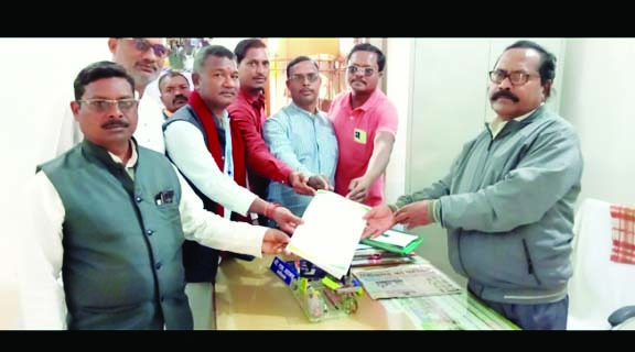 महिला पटवारियों को एसडीएम द्वारा प्रताडि़त करने का आरोप 