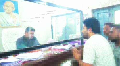 अपूर्ण दस्तावेज बताकर हजारों प्रसुताओं के आवेदन निरस्त 