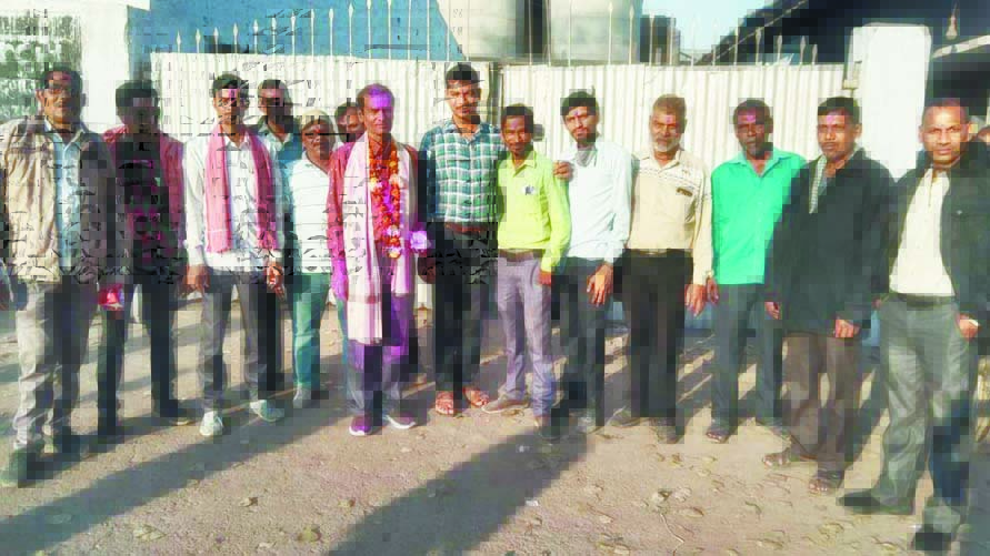 सेवानिवृत्त पर रामेश्वर को दी विदाई