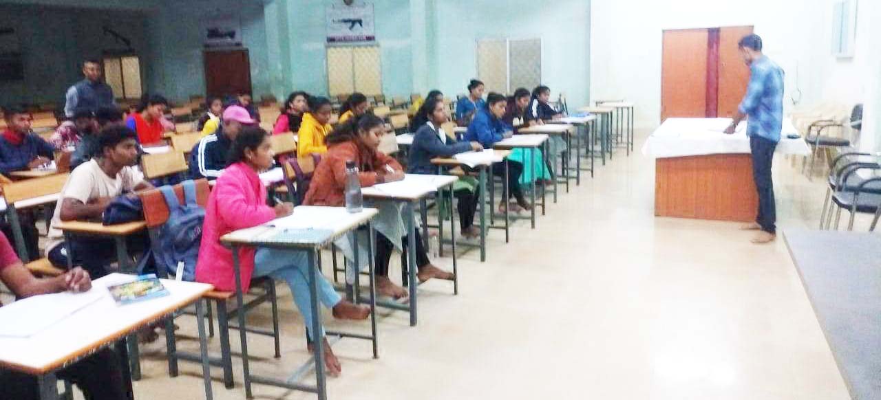 अग्निवीर की नि:शुल्क लिखित  परीक्षा की तैयारी जोर-शोर से 