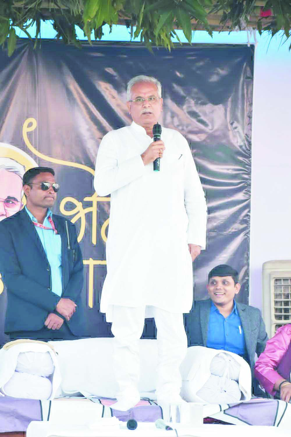 भेंट-मुलाकात कार्यकम में सरसींवा पहुंचे सीएम