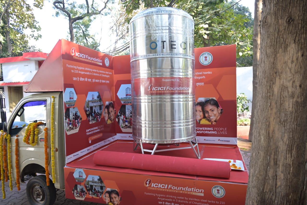 आंगनबाडिय़ों के लिए 210 स्टील वाटर टैंक रवाना