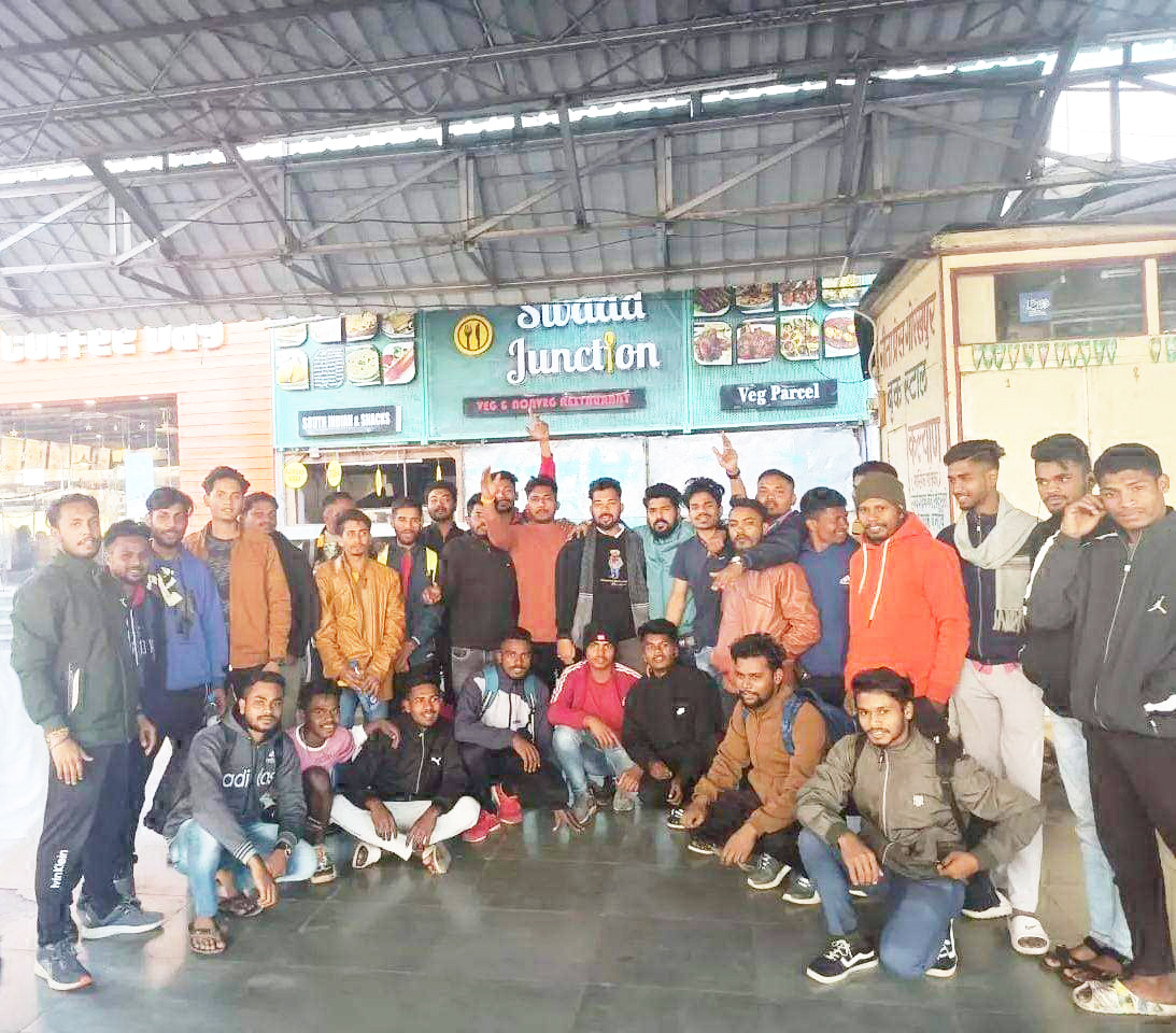 भारत जोड़ो यात्रा में शामिल होने धमतरी  के एनएसयूआई कार्यकर्ता दिल्ली रवाना