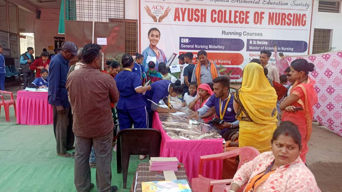 आयुष कॉलेज ऑफ नर्सिंग में नि:शुल्क स्वास्थ्य एवं दवा वितरण, रक्तदान शिविर व विज्ञान प्रदर्शनी 