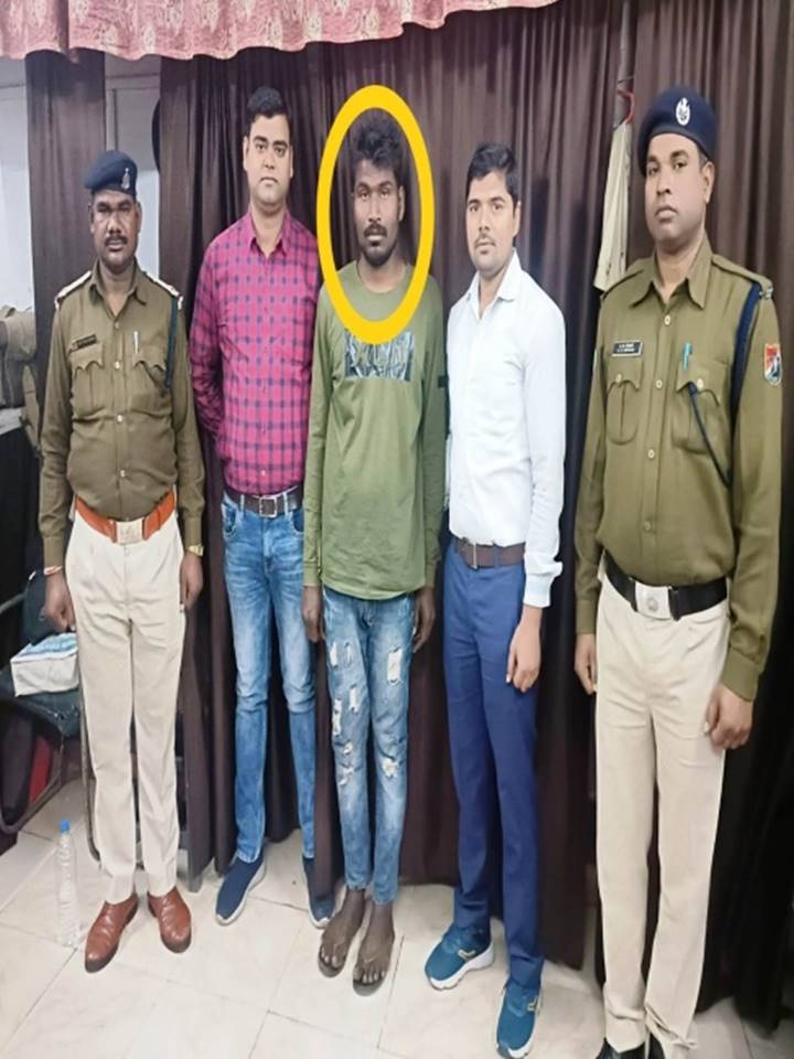 ऑपरेशन अमानत में ट्रेन में मिला बैग यात्री को लौटाया