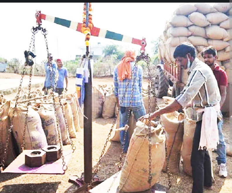 कलेक्टर ने किया धान उपार्जन केंद्रों का आकस्मिक निरीक्षण