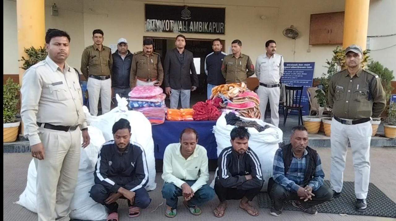 कपड़ा गोदामों में लाखों की चोरी, यूपी के 2 आरोपी सहित 4 गिरफ्तार