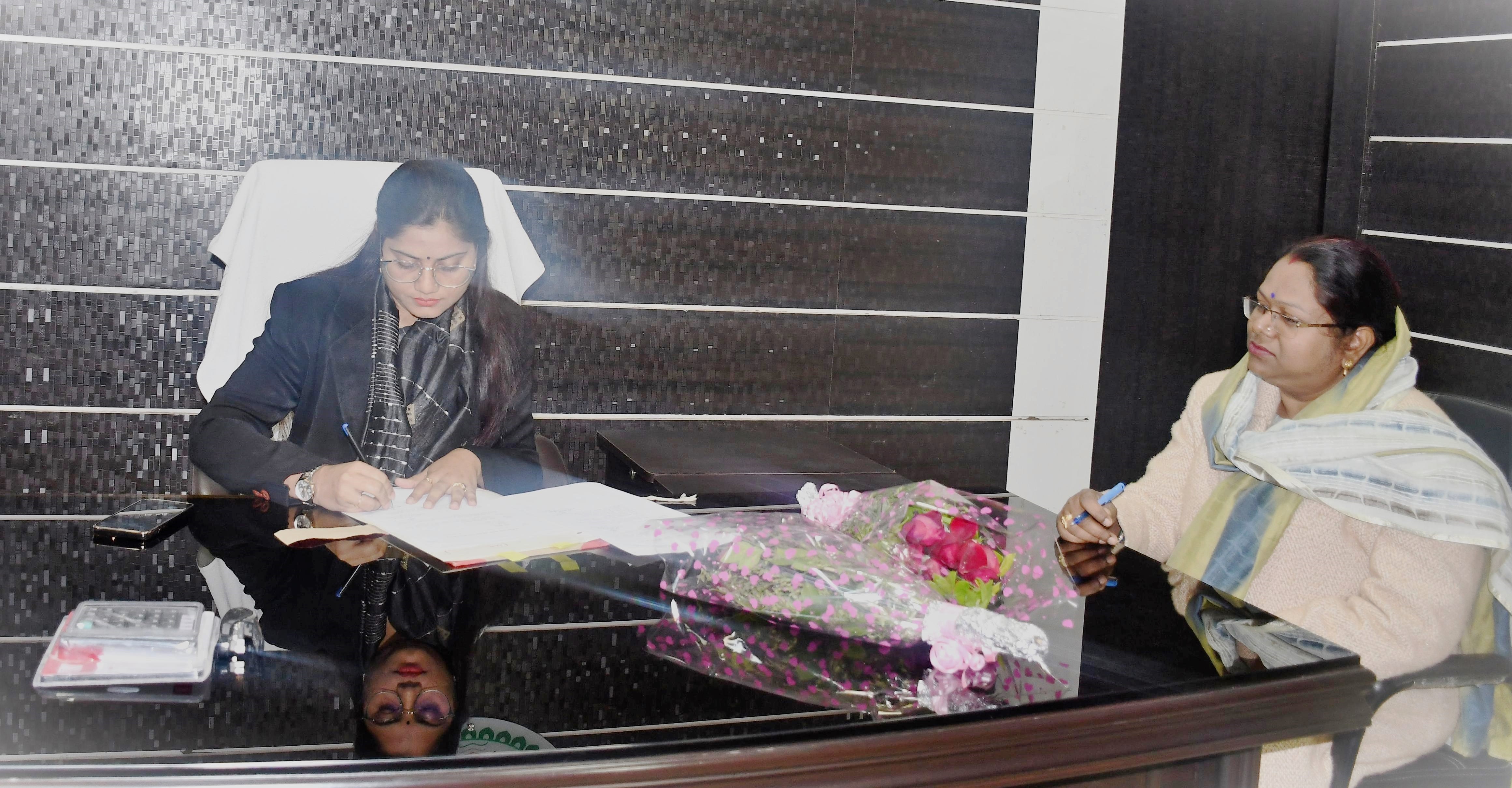 नवपदस्थ सीईओ रेना जमील ने किया पदभार ग्रहण