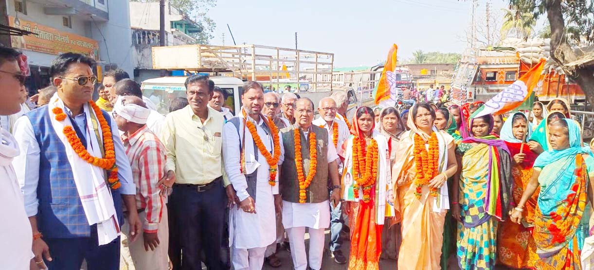कांग्रेस-भाजपा ने रैली निकाल दिखाई ताकत  उपचुनाव के लिए नामांकन दाखिल