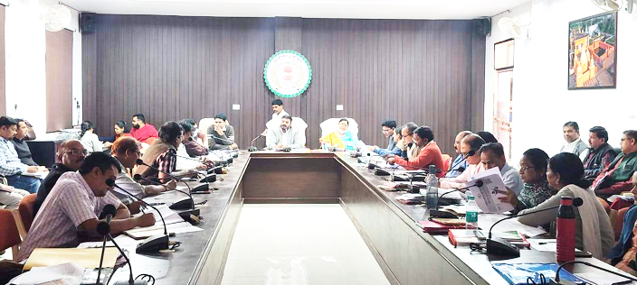 लंबित आवेदनों का करें त्वरित निराकरण