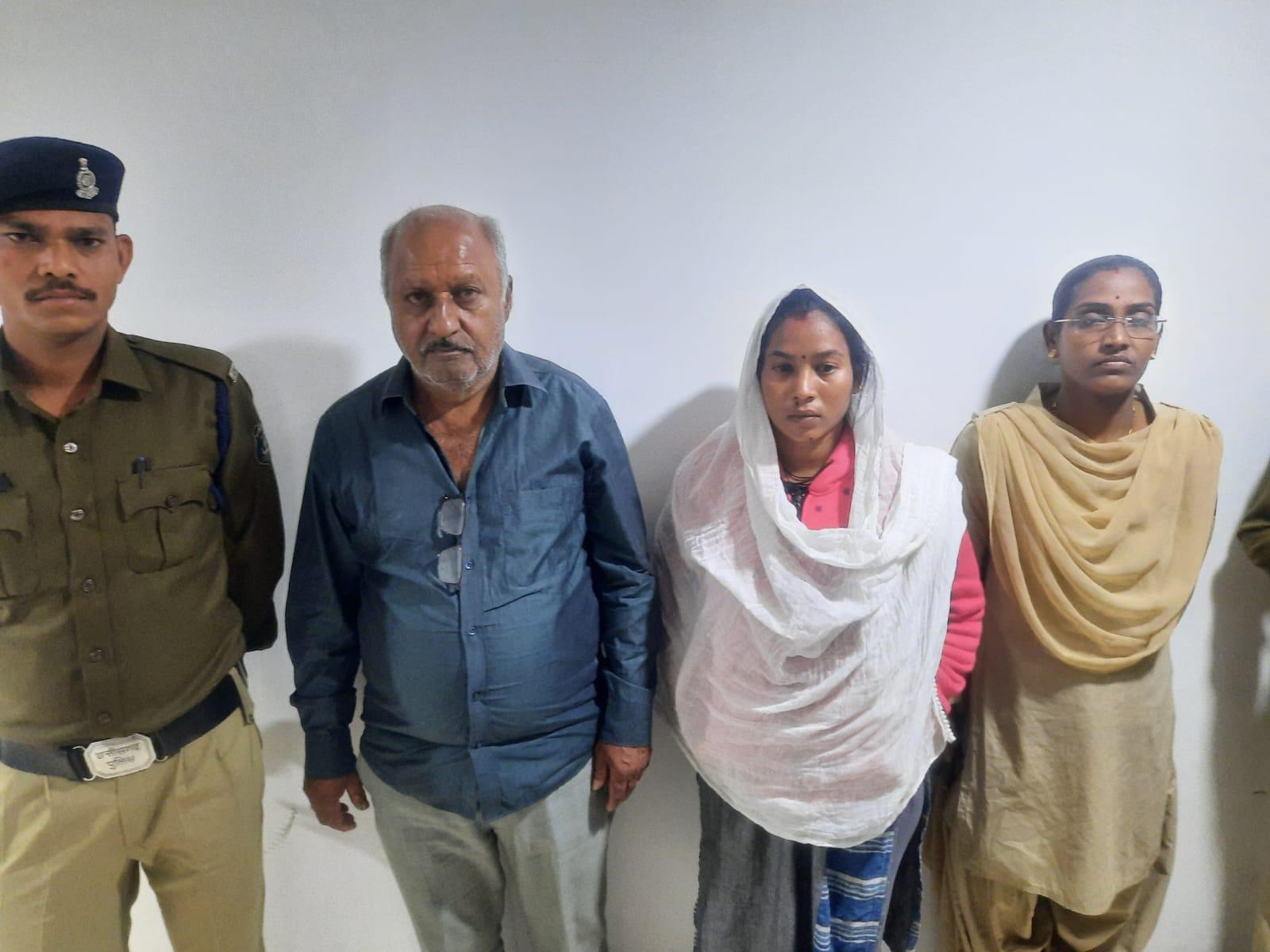 पति के पास विदेश जा रही महिला के जेवरात  चुराने वाली आया और ज्वेलर गिरफ्तार