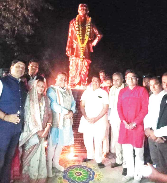 चंद्रसुर में मनाई पं. सुंदर लाल शर्मा की जयंती चंद्रसुर में मनाई पं. सुंदर लाल शर्मा की जयंती