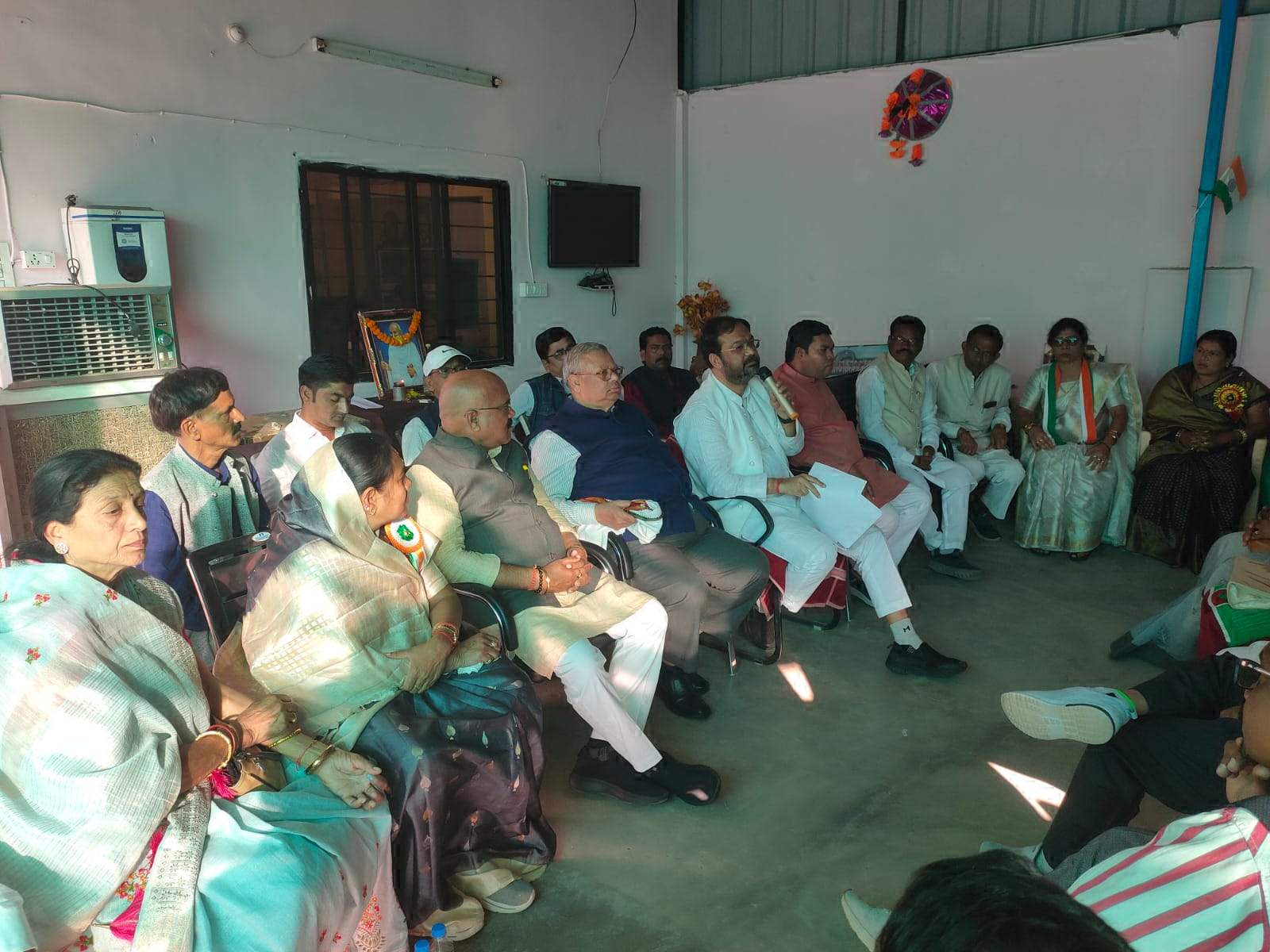 हाथ से हाथ जोड़ो अभियान में आम जनता से होगा सीधा संवाद-तिवारी हाथ से हाथ जोड़ो अभियान में आम जनता से होगा सीधा संवाद-तिवारी