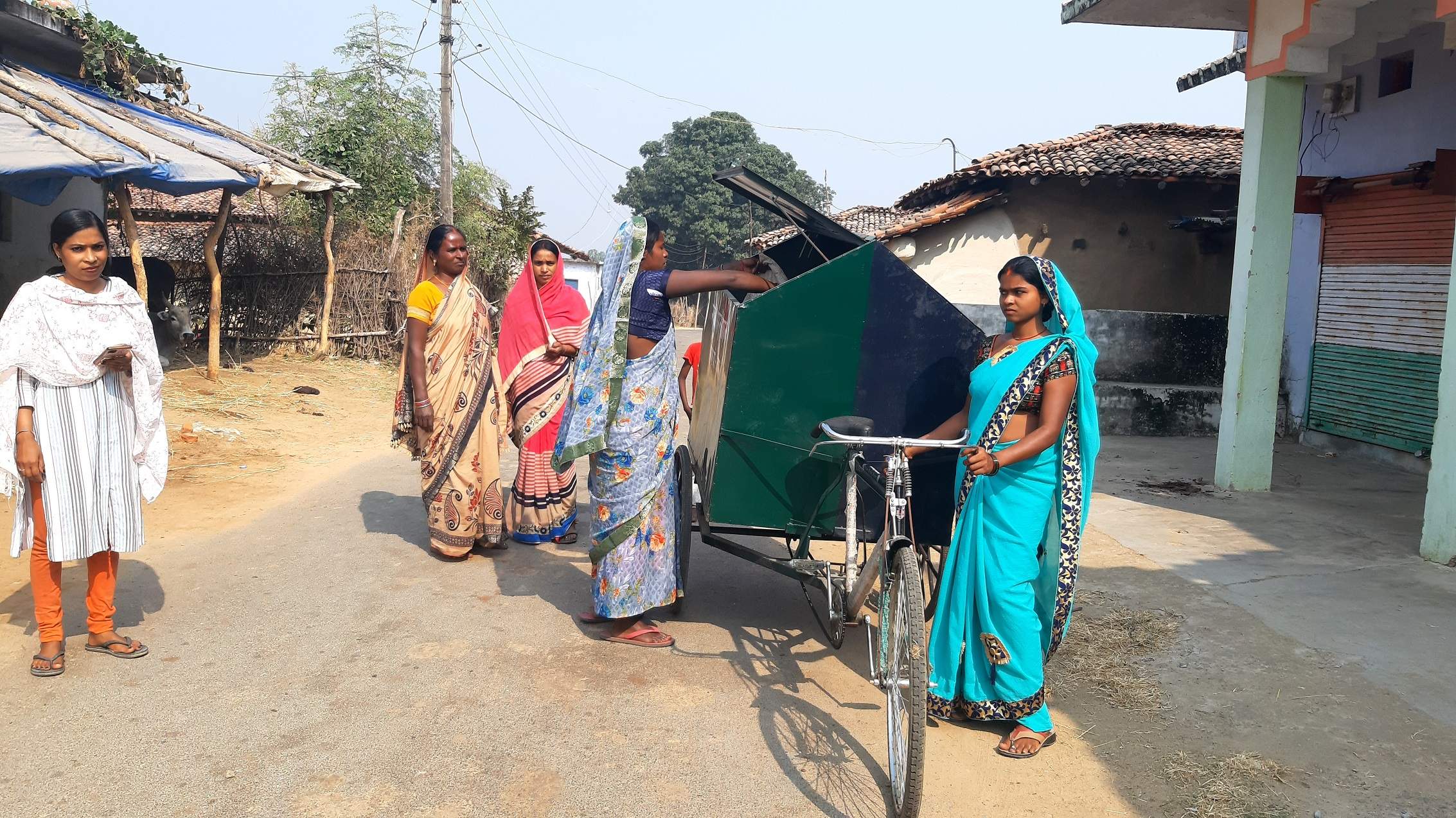 अब ग्राम पंचायतों में भी स्वच्छता की नई बयार, दीदीयों ने उठाया सफाई का जिम्मा