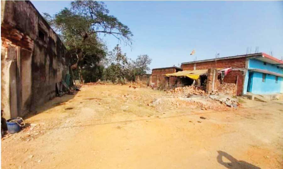 निगम अधिकारियों ने भू-माफियाओं पर नोटिस के 7 माह बाद भी नहीं की कार्रवाई