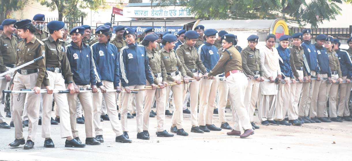 तगड़ी घेरेबंदी...