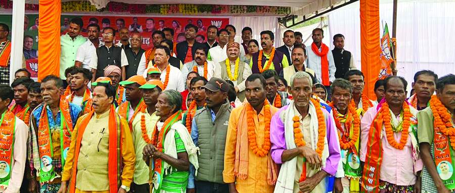 100 से अधिक ने थामा भाजपा का दामन