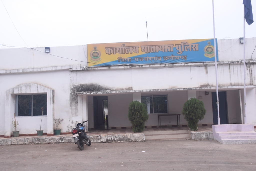 हादसों से रक्तरंजित सडक़ों ने ली 300 की जान