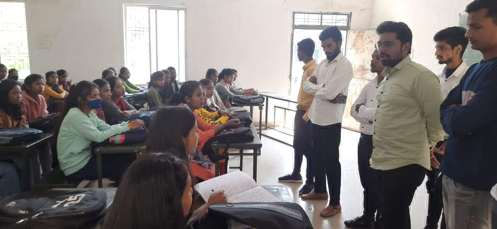 एनएसयूआई ने छात्रों संग  मनाया कांग्रेस स्थापना दिवस