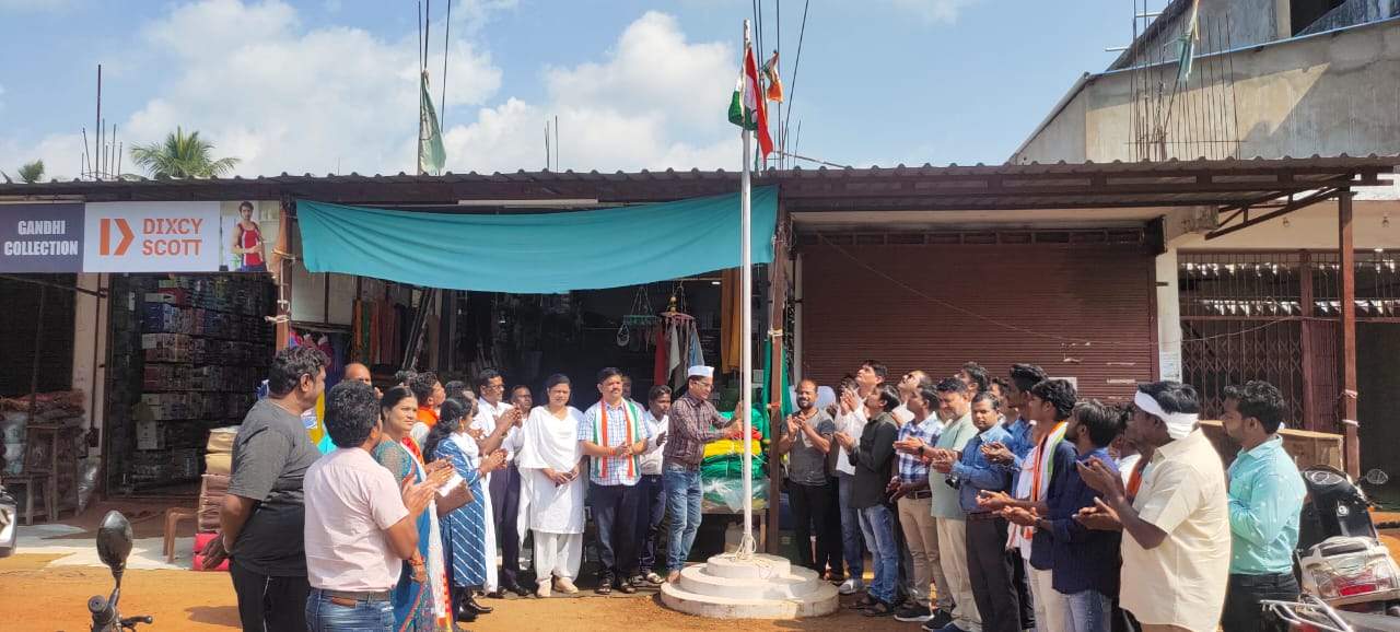 देश में नफरत फैला रही ताकतों से लडऩे राहुल सामने आए हैं-राठौर