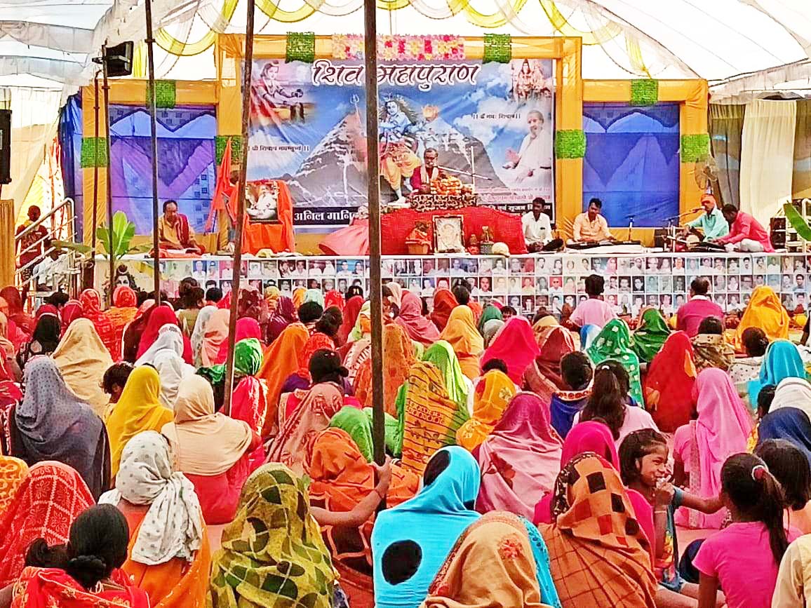 रूद्राक्ष धारण कर शिव की आराधना करने से भगवान शिव-पार्वती होते हैं प्रसन्न-गोस्वामी रूद्राक्ष धारण कर शिव की आराधना करने से भगवान शिव-पार्वती होते हैं प्रसन्न-गोस्वामी
