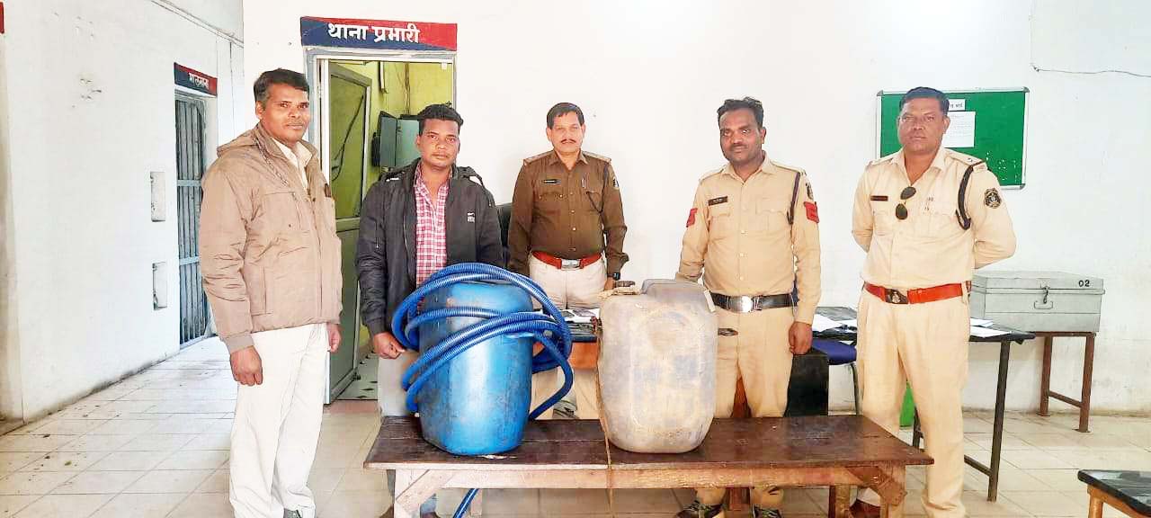 50 लीटर डीजल चोरी, 2 गिरफ्तार