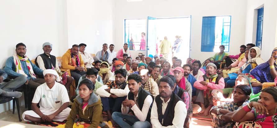 चोर भट्टी में वन अधिकार को लेकर 50 गांव के मुखिया ने की बैठक चोर भट्टी में वन अधिकार को लेकर 50 गांव के मुखिया ने की बैठक
